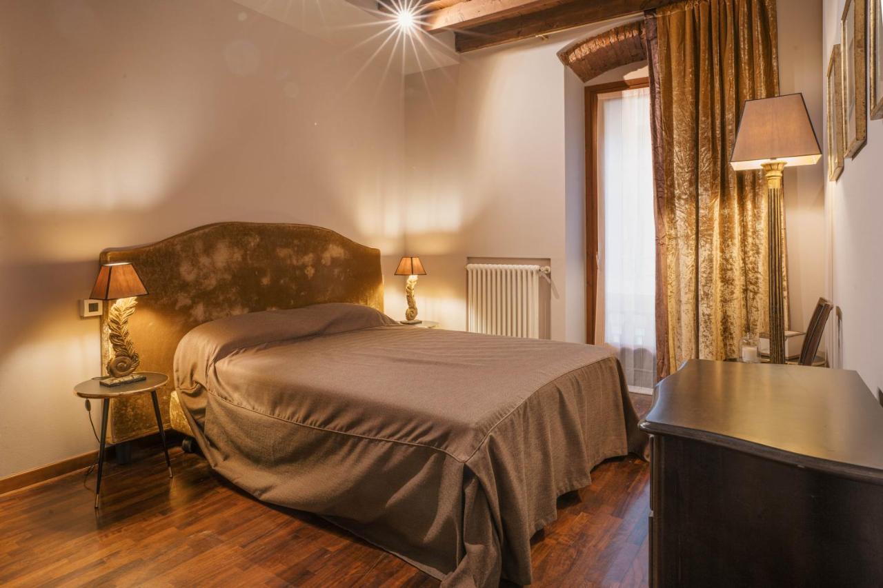 Napule...e * Peschiera del Garda
